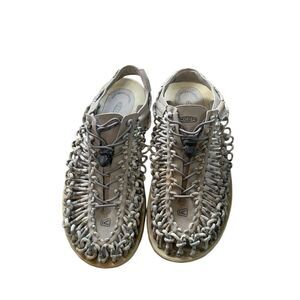 KEEN UNEEK Sandals in Light Gray Size 13